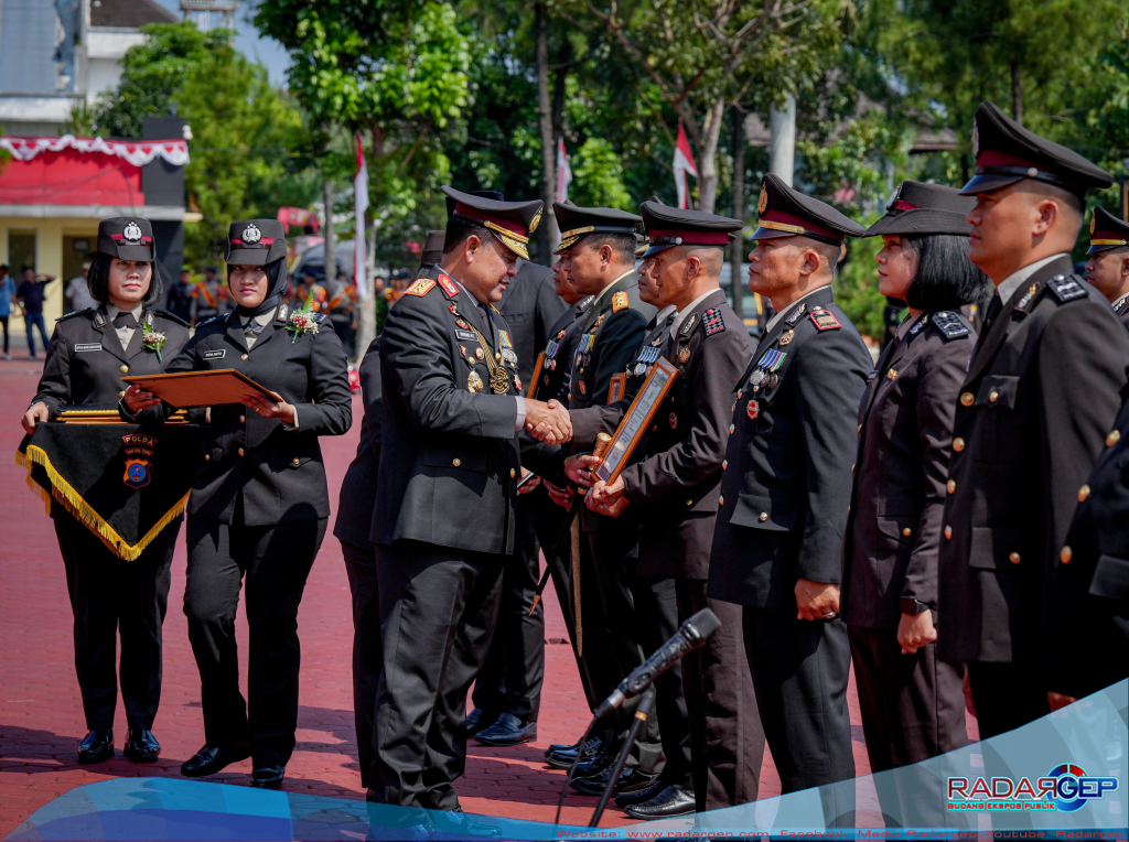 Polda Sumut Berikan Penghargaan Kepada 56 Personel Berprestasi, Meriahkan HUT Bhayangkara ke-79